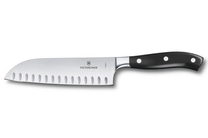 Couteau Santoku alvéolé Victorinox Grand Maître forgé 17cm