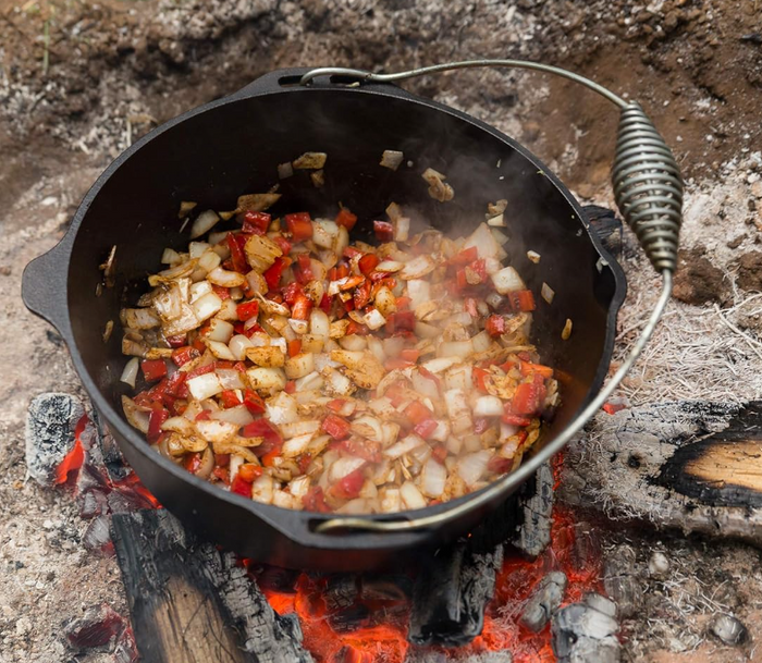 Pre-Seasoned Cast Iron Camp Dutch Oven With Legs, 4.1 qt, including Lid Lifter & Lid Stand