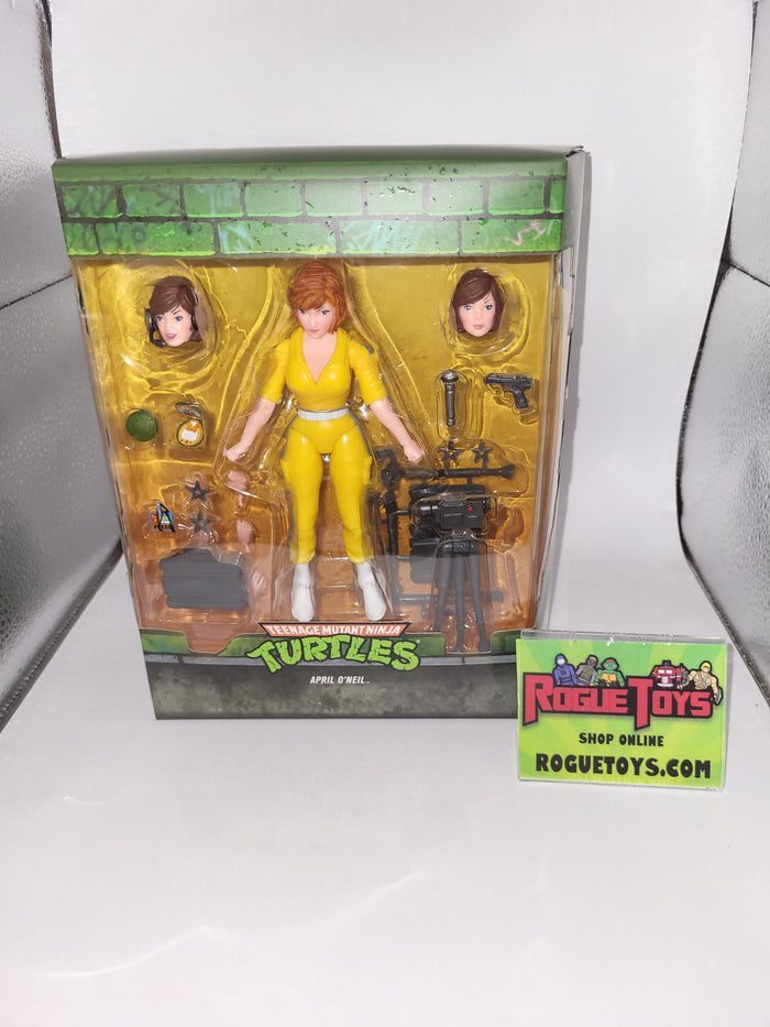 Super 7 Ultimates TMNT- April O'Neil